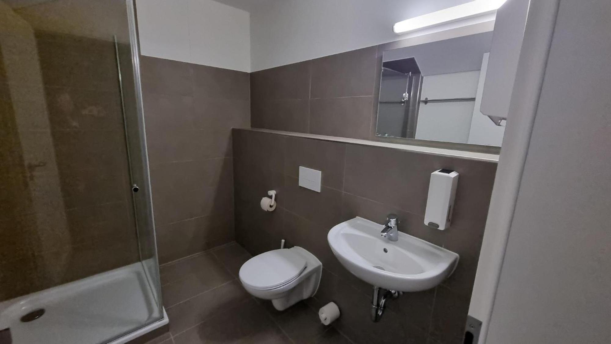 Dreibettzimmer mit eigenem Bad